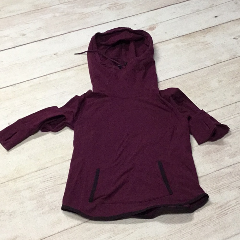 Athleta sweatshirt sz S in plum .